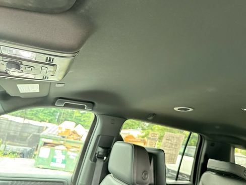 Used 2024 GMC Yukon XL Denali AWD/4WD image 20