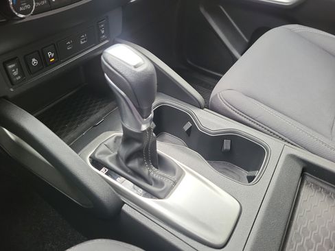 Used 2022 Nissan Frontier SV image 24