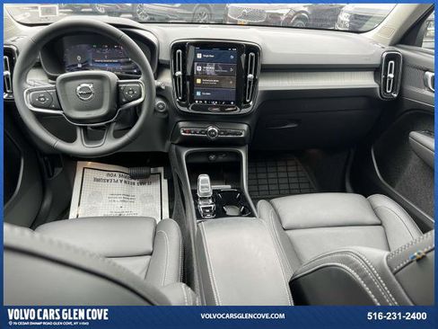 Certified 2025 Volvo XC40 B5 Plus w/ Protection Package Premier image 13