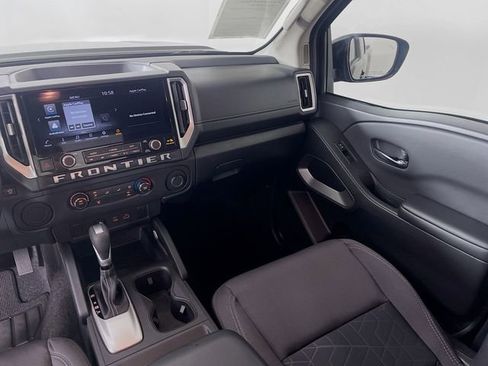 Used 2025 Nissan Frontier SV RWD image 22