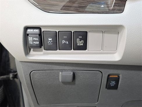 Used 2017 Toyota Sienna XLE Premium image 26