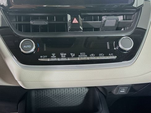 Used 2026 Toyota Corolla LE FWD image 23