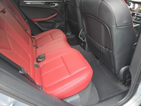 New 2026 Porsche Macan image 14