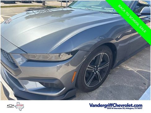 Used 2025 Ford Mustang Coupe RWD image 14