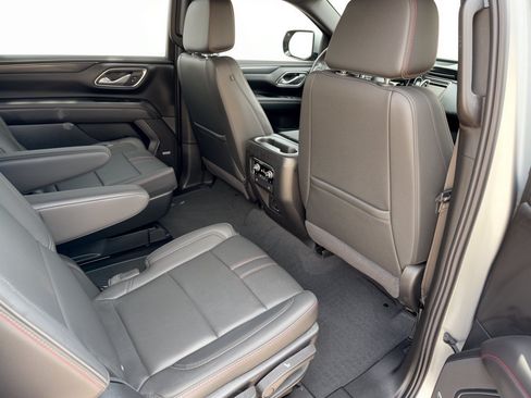 Used 2024 Chevrolet Suburban RST w/ Luxury Package RWD image 29