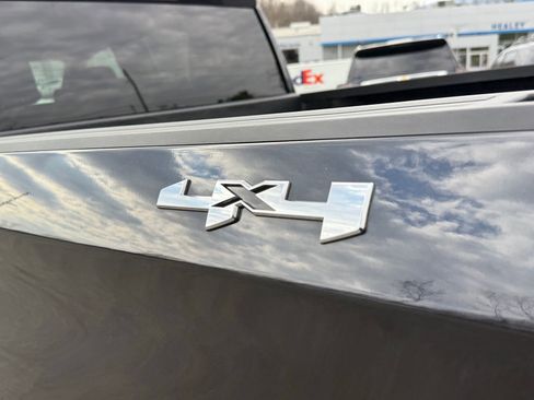 Certified 2026 GMC Sierra 1500 SLT AWD/4WD image 9