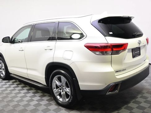 Used 2017 Toyota Highlander Limited AWD/4WD image 3