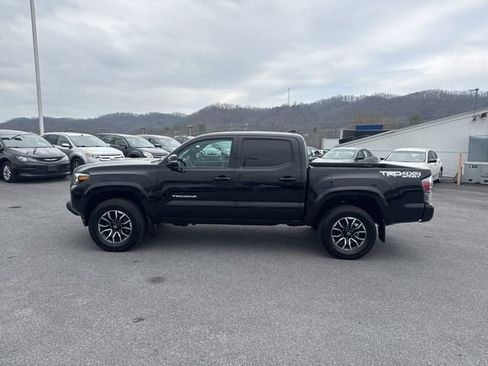 Used 2023 Toyota Tacoma TRD Sport w/ Technology Package AWD/4WD image 5