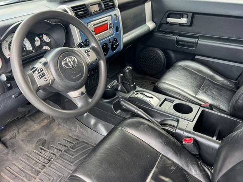 Used 2011 Toyota FJ Cruiser 4WD image 11