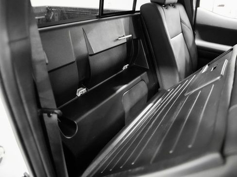 Used 2021 Toyota Tacoma TRD Off-Road w/ TRD Premium Off Road Package image 31