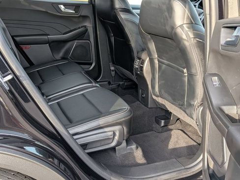 Used 2025 Ford Escape Platinum AWD/4WD image 25