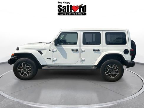 New 2026 Jeep Wrangler Unlimited Sahara AWD/4WD image 16