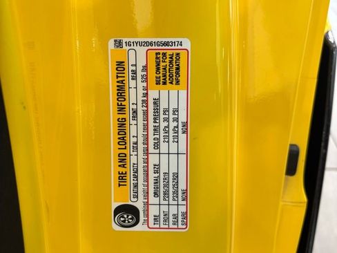 Used 2016 Chevrolet Corvette Z06 w/ 3LZ Preferred Equipment Group RWD image 19