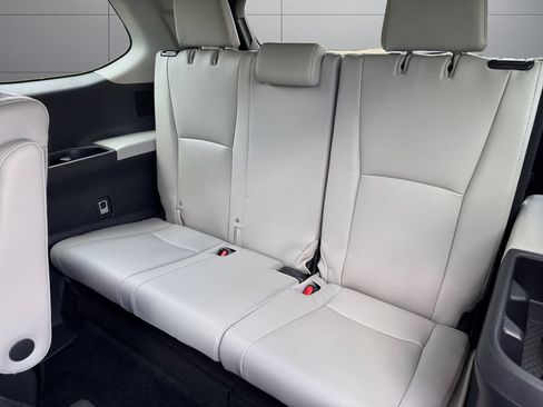 Certified 2024 Toyota Grand Highlander AWD image 16