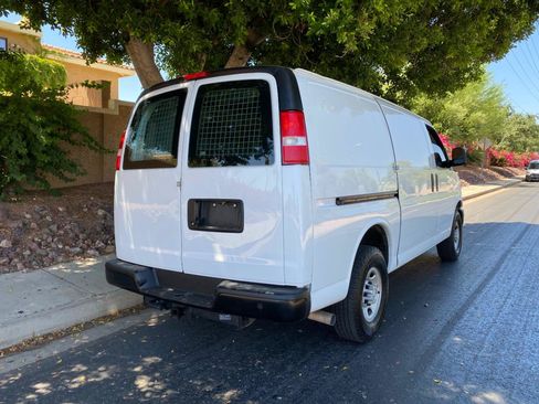 Used 2022 Chevrolet Express 2500 w/ Enhanced Convenience Package RWD image 7