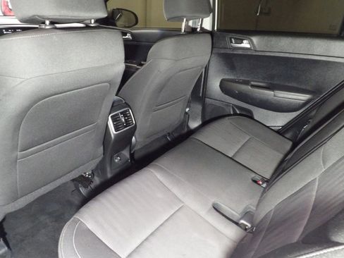 Used 2022 Kia Sportage LX AWD/4WD image 9