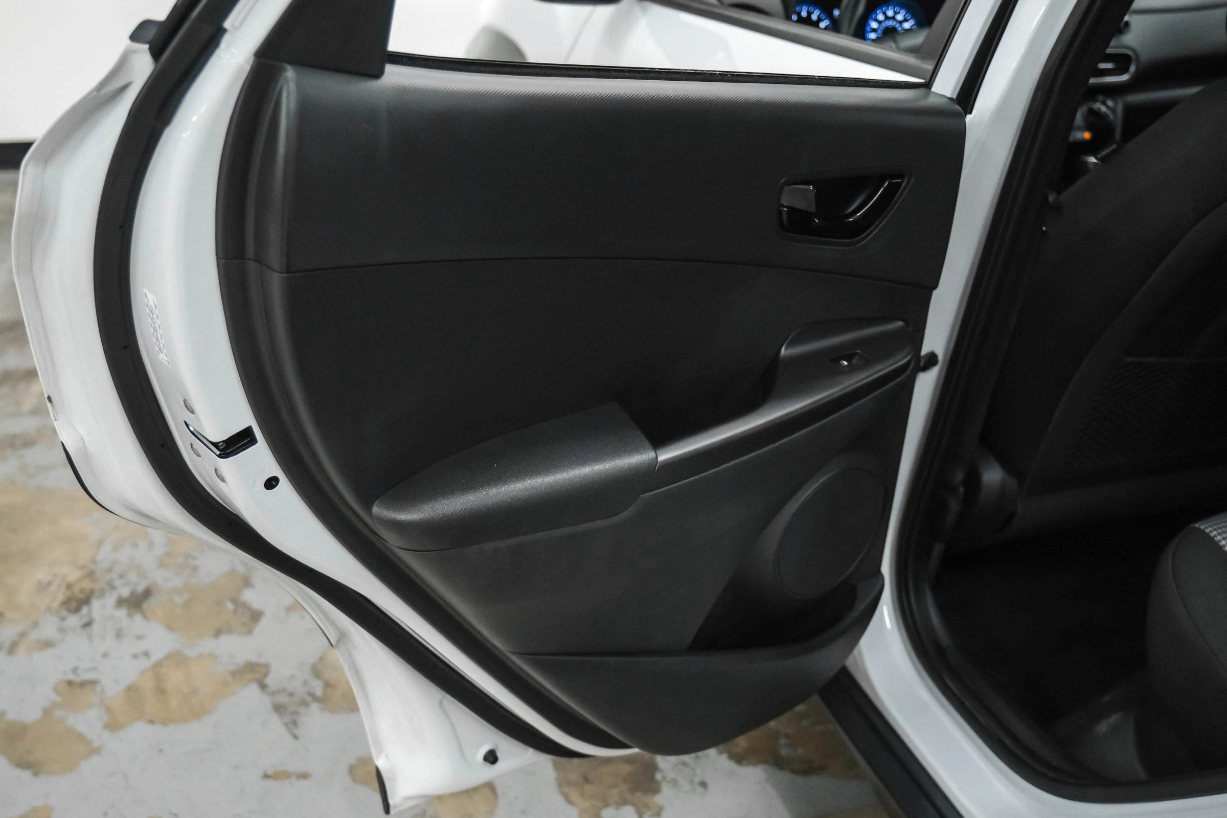 Used 2021 Hyundai Kona Night FWD image 32