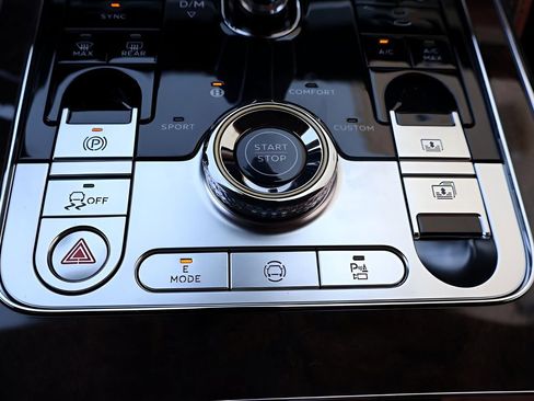 New 2026 Bentley Flying Spur Azure image 28