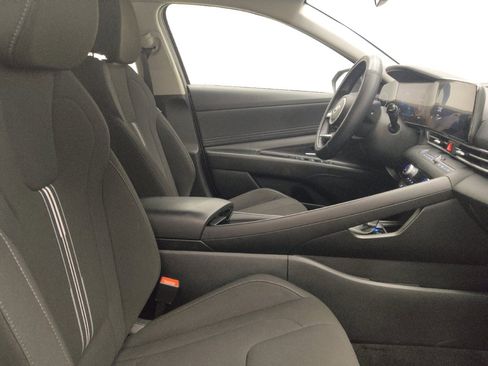 Used 2023 Hyundai Elantra SEL w/ Convenience Package FWD image 21