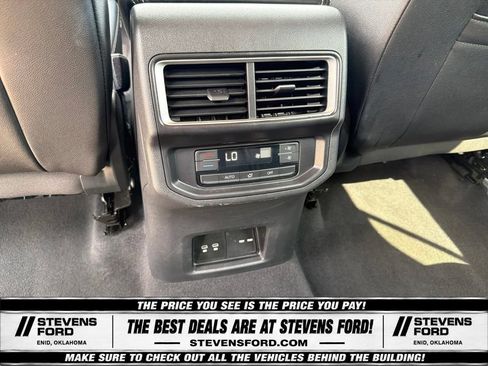Used 2025 Volkswagen Atlas SE AWD/4WD image 33