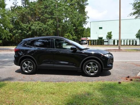 Used 2025 Ford Escape ST-Line Select AWD/4WD image 2