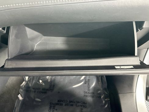 Used 2023 Toyota Highlander LE image 32