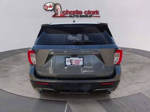 Used 2023 Ford Explorer XLT w/ Equipment Group 202A RWD image 5