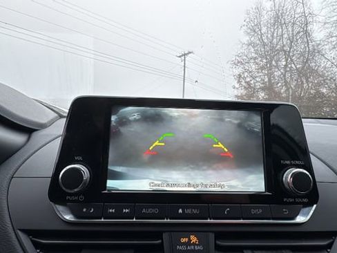 Used 2024 Nissan Altima 2.5 S image 22