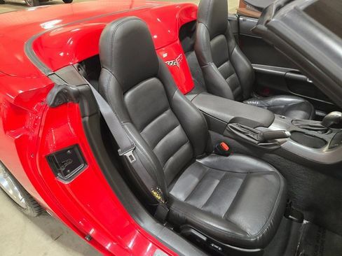 Used 2006 Chevrolet Corvette Base 2D Convertible w/ Preferred Equipment Group image 38