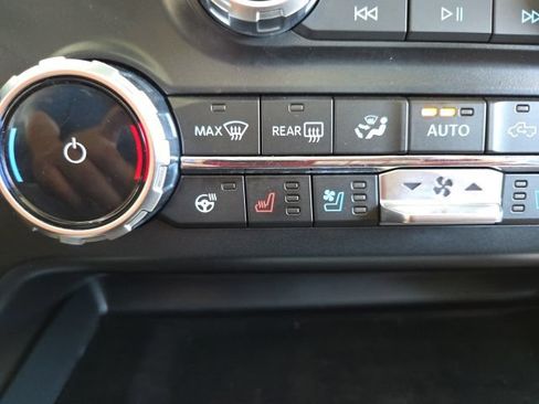 Used 2023 Ford F250 Lariat w/ Lariat Ultimate Package AWD/4WD image 9