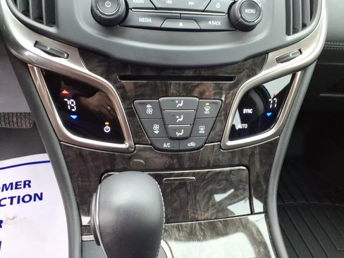Used 2015 Buick LaCrosse image 12