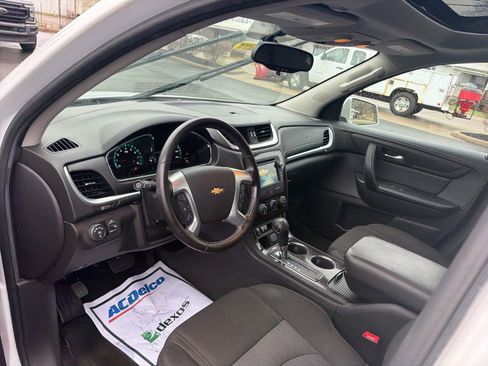 Used 2016 Chevrolet Traverse LT w/ Style and Technology Package image 10