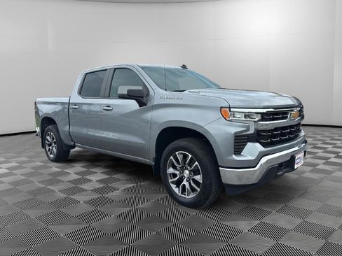 Used 2024 Chevrolet Silverado 1500 LT AWD/4WD image 2