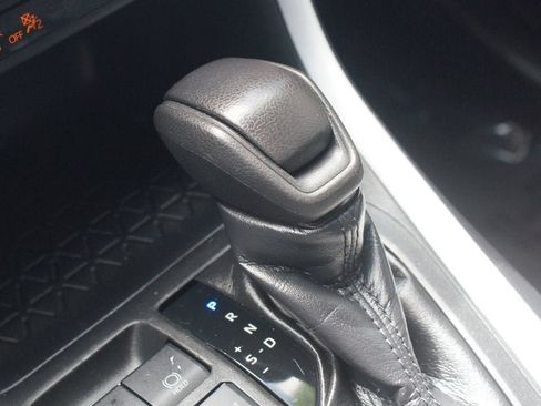 Used 2021 Toyota RAV4 XLE FWD image 11
