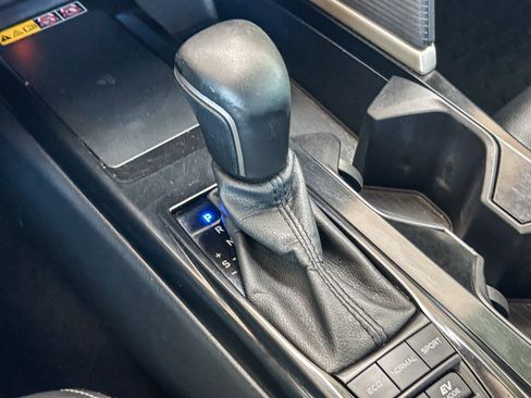 Used 2025 Toyota Camry SE FWD image 19