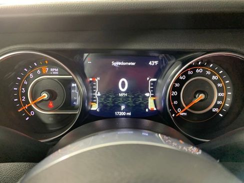 Used 2023 Jeep Gladiator Overland w/ Popular Equipment Package image 21