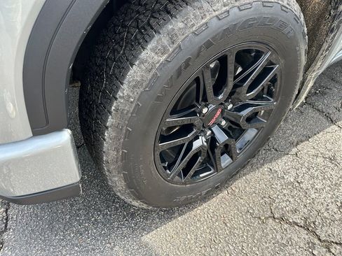 Used 2025 GMC Sierra 1500 Pro w/ Graphite Edition AWD/4WD image 9