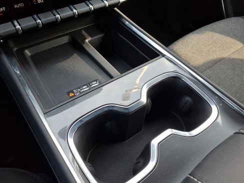 Used 2025 GMC Acadia Elevation image 19