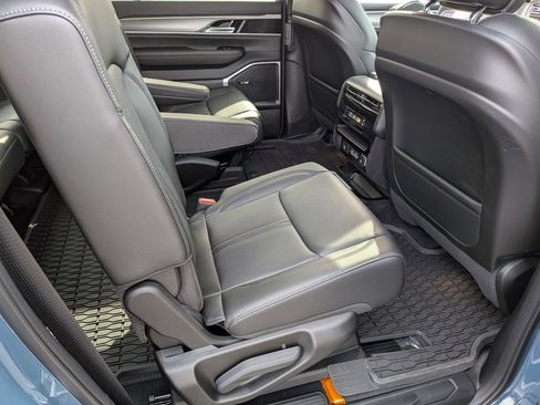 New 2026 Jeep Grand Wagoneer 4WD image 34