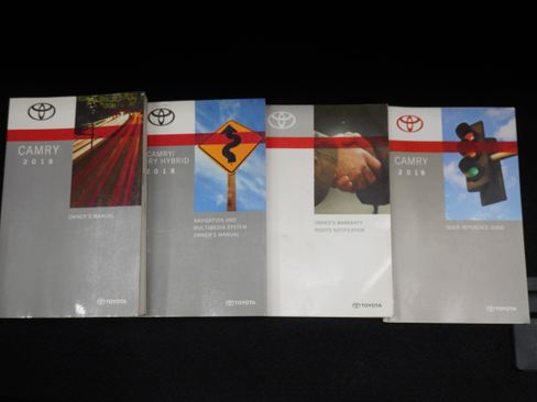 Used 2018 Toyota Camry XSE image 25