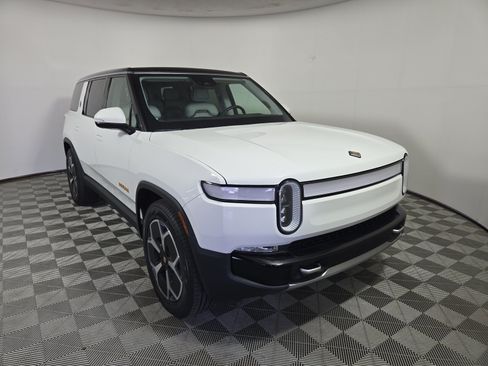 Used 2024 Rivian R1S Adventure AWD/4WD image 7