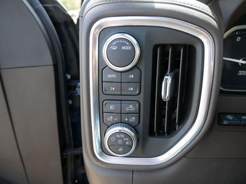 Used 2022 GMC Sierra 3500 Denali w/ Denali Ultimate Package AWD/4WD image 33