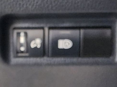 Used 2024 Toyota RAV4 XLE FWD image 18