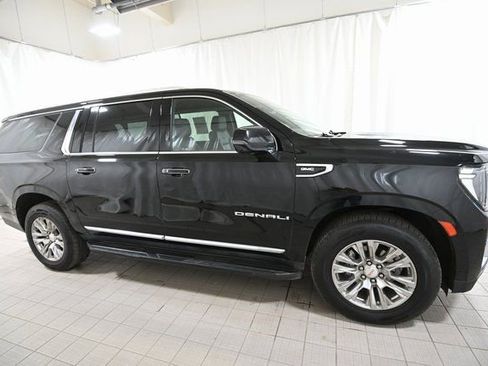Used 2021 GMC Yukon XL Denali AWD/4WD image 15