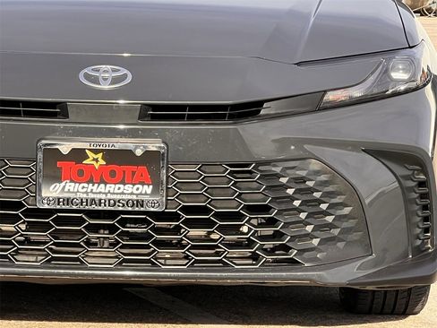 Used 2025 Toyota Camry SE image 10