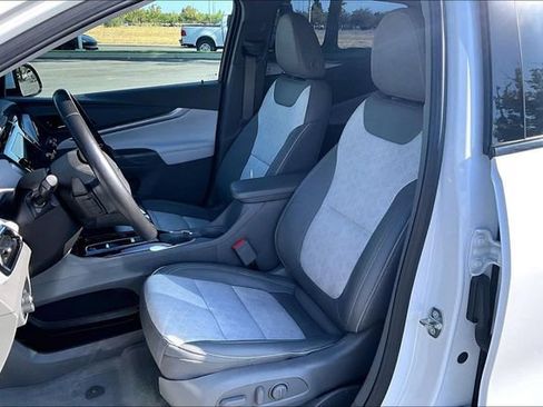 Used 2023 Chevrolet Bolt EUV Premier FWD image 24