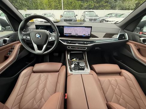 Used 2025 BMW X5 xDrive40i w/ Parking Assistance Package AWD/4WD image 13