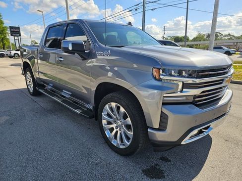 Used 2022 Chevrolet Silverado 1500 High Country w/ Technology Package AWD/4WD image 7