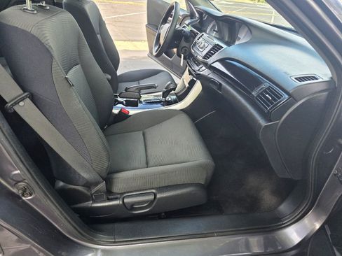 Used 2017 Honda Accord LX image 37