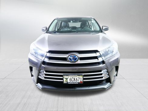 Used 2017 Toyota Highlander Limited image 2